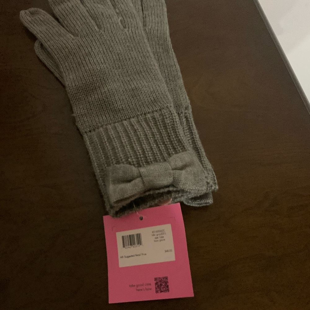 Lady’s glove